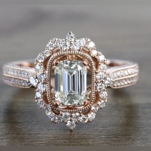 5/20 Elegant Rose Gold Diamond Halo Ring Size 8